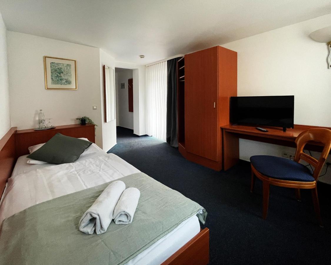 Hotel Am Malerwinkel ヴェルトハイム エクステリア 写真